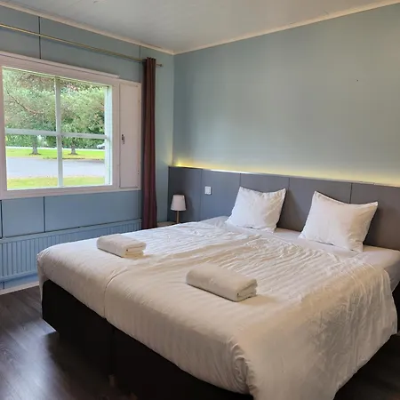 Lakesidehotelli Hotell
